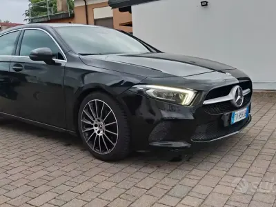 Usata Mercedes A180 116 CV (85 kW) 2019 Nero Berlina