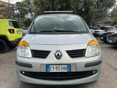 Usata Renault Modus Luxe 75 CV (55 kW) 2005 Grigio Monovolume