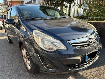 Usata Opel Corsa 85 CV (62 kW) 2012 Blu Utilitaria