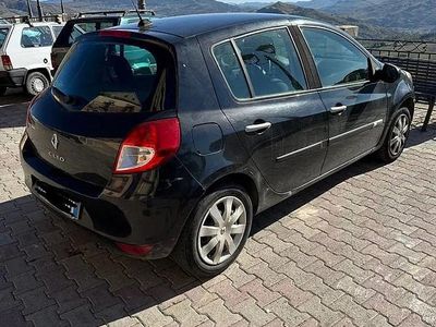 Usata Renault Clio III 75 CV (55 kW) 2010 Nero Utilitaria