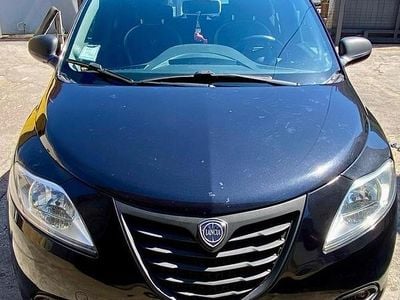 Usata Lancia Ypsilon 69 CV (50 kW) 2014 Nero Utilitaria