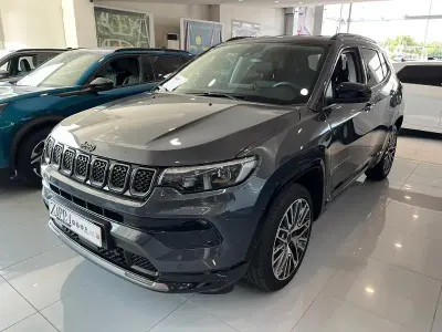 Usata Jeep Compass Summit 131 CV (96 kW) 2025 Grigio SUV