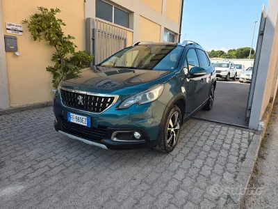 Usata Peugeot 2008 Crossway 120 CV (88 kW) 2016 Verde SUV