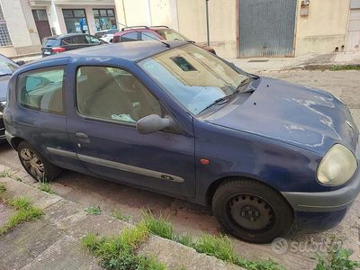 Usata Renault Clio II 2000 Utilitaria