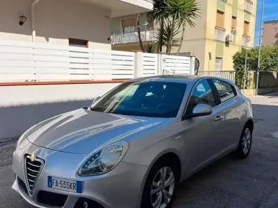 Usata Alfa Romeo Giulietta Distinctive 105 CV (77 kW) 2015 Utilitaria
