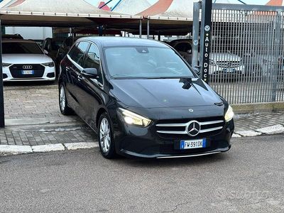 Usata Mercedes B180 116 CV (85 kW) 2019 Nero Monovolume