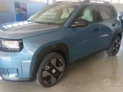 Usata Fiat Grande Panda La Prima 110 CV (80 kW) 2025 Bluazzurro Utilitaria