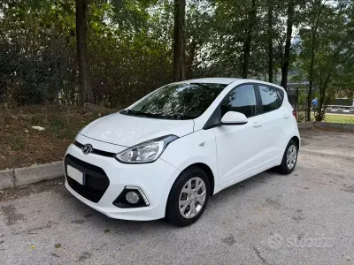 Usata Hyundai i10 Comfort 66 CV (48 kW) 2015 Bianco Utilitaria