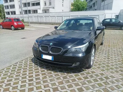 Usata BMW 530 272 CV (200 kW) 2007 Nero Berlina