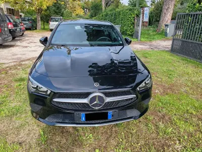 Usata Mercedes CLA180 Shooting Brake 116 CV (85 kW) 2020 Nero Station wagon