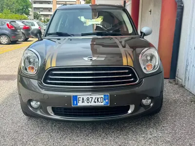 Usata Mini Cooper D Countryman 90 CV (66 kW) 2011 Marrone SUV