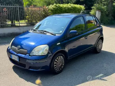 Begagnad Toyota Yaris Sol 75 HK (55 kW) 2004 Blå Sedan