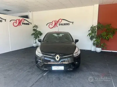 Usata Renault Clio IV Life 90 CV (66 kW) 2019 Nero Berlina