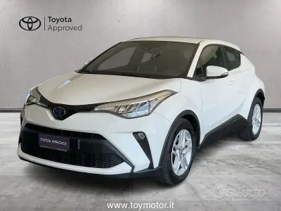 Usata Toyota C-HR Active 122 CV (89 kW) 2022 Bianco SUV