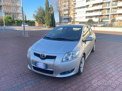 Usata Toyota Auris 97 CV (71 kW) 2008 Argento Utilitaria