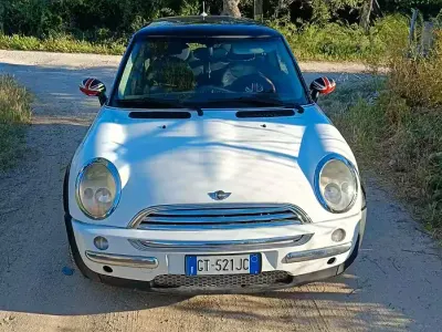 Usata Mini ONE 75 CV (55 kW) 2003 Bianco Utilitaria