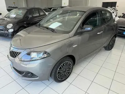 Usata Lancia Ypsilon S 69 CV (50 kW) 2023 Grigio Utilitaria