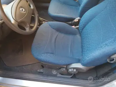 Gebraucht Lancia Ypsilon 60 PS (44 kW) 2000 Grau Kleinwagen