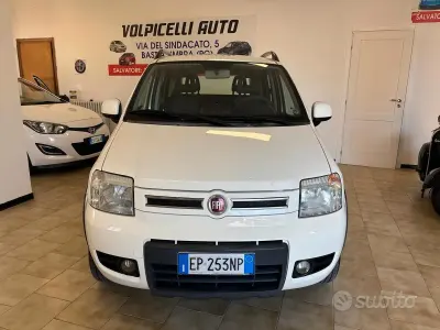 Usata Fiat Panda 4x4 75 CV (55 kW) 2012 Bianco Utilitaria