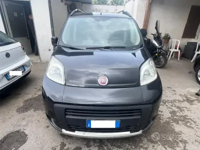 Usata Fiat Qubo Trekking 75 CV (55 kW) 2014 Nero Monovolume