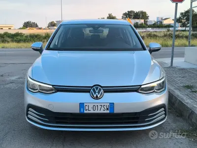 Usata VW Golf VIII 116 CV (85 kW) 2022 Grigio Berlina