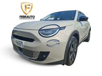Usata Fiat 600 136 CV (100 kW) 2025 Beige SUV
