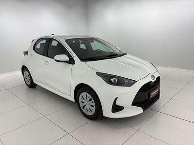Nouă Toyota Yaris Hybrid Active 92 CP (67 kW) 2026 Alb Berlinǎ
