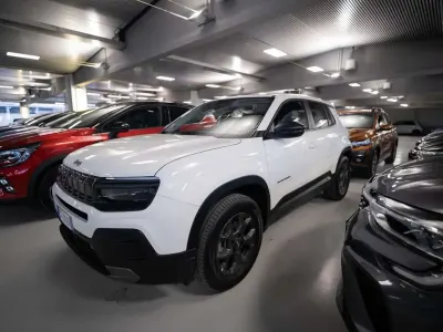 Usata Jeep Avenger Longitude 101 CV (74 kW) 2024 Bianco SUV