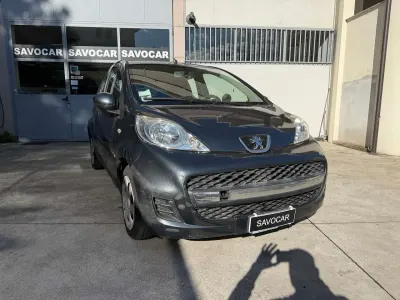 Usata Peugeot 107 Active 68 CV (50 kW) 2009 Grigio Utilitaria