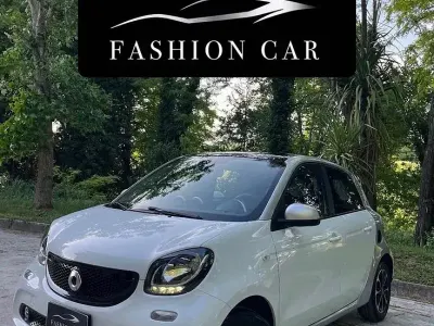 Usata Smart ForFour Passion 71 CV (52 kW) 2016 Bianco Utilitaria