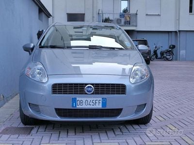 Usata Fiat Grande Punto 77 CV (56 kW) 2006 Grigio Utilitaria