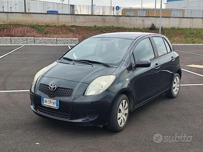 Usata Toyota Yaris 69 CV (50 kW) 2009 Nero Utilitaria