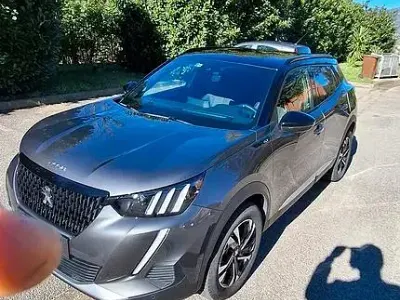 Usata Peugeot 2008 131 CV (96 kW) 2023 Grigio SUV