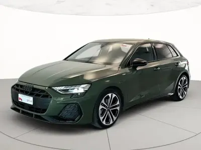 Usata Audi A3 S-Line 150 CV (110 kW) 2025 Verde distretto metallizzato Berlina