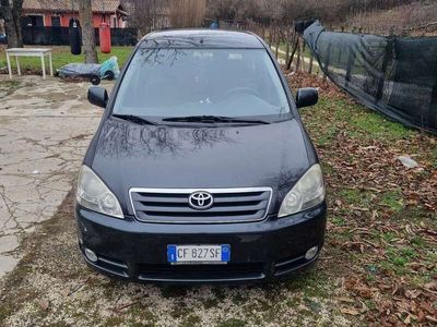 Toyota Avensis Verso