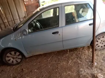 Usata Fiat Punto 80 CV (58 kW) 1999 Bluazzurro Berlina