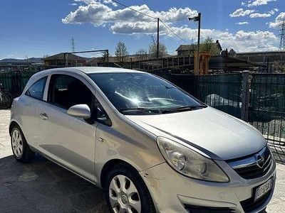 Usata Opel Corsa Enjoy 80 CV (58 kW) 2009 Utilitaria