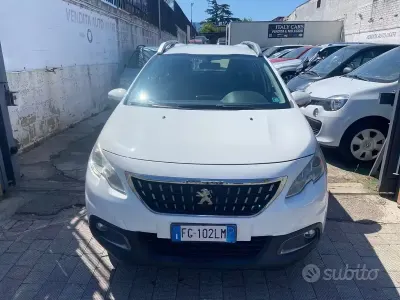 Usata Peugeot 2008 Access 82 CV (60 kW) 2016 Bianco SUV