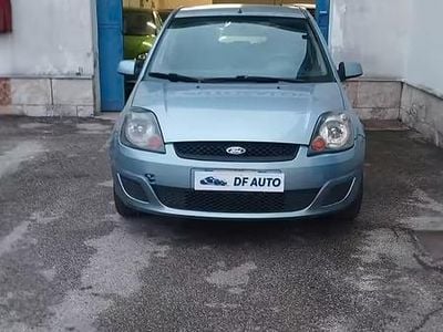 Usata Ford Fiesta Ghia 68 CV (50 kW) 2007 Blu Utilitaria