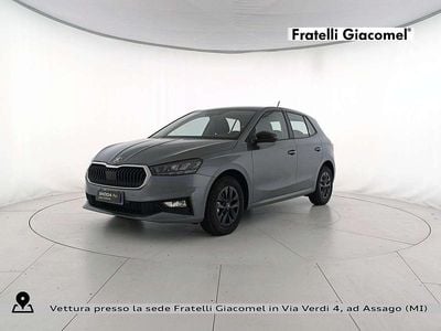 Grigio Usata 2025 Skoda Fabia Utilitaria | 16.900 € (Buon prezzo)