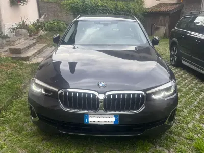 Usata BMW 520 Luxury Line 190 CV (139 kW) 2021 Argento Berlina
