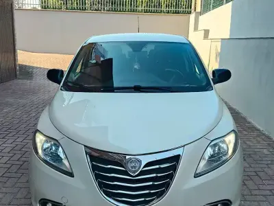 Usata Lancia Ypsilon 69 CV (50 kW) 2012 Utilitaria