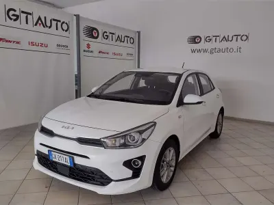 Usata Kia Rio Style 84 CV (61 kW) 2022 Bianco Berlina