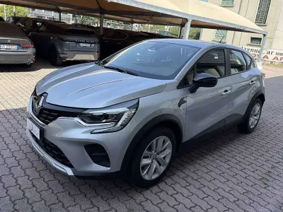 Usata Renault Captur Equilibre 94 CV (69 kW) 2023 Argento SUV