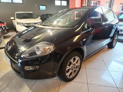 Usata Fiat Punto Lounge 77 CV (56 kW) 2016 Blu/azzurro Utilitaria