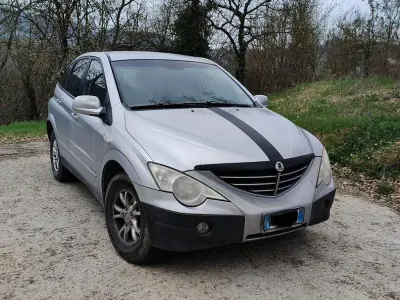 Usata SsangYong Actyon 141 CV (103 kW) 2008 Grigio SUV
