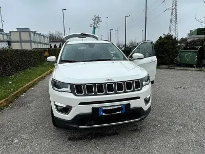Używany Jeep Compass 120 KM (88 kW) 2018 Biały SUV