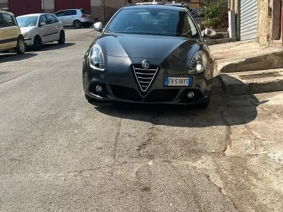 Usata Alfa Romeo Giulietta 105 CV (77 kW) 2014 Grigio Utilitaria