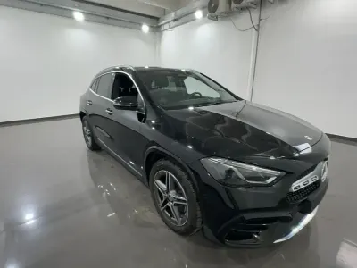 Usata Mercedes GLA200 Advanced Plus 150 CV (110 kW) 2025 Nachtschwarz  unilack SUV