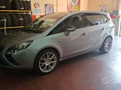 Usata Opel Zafira 130 CV (95 kW) 2012 Grigio Monovolume